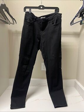Black Women’s Slim Straight Jeans